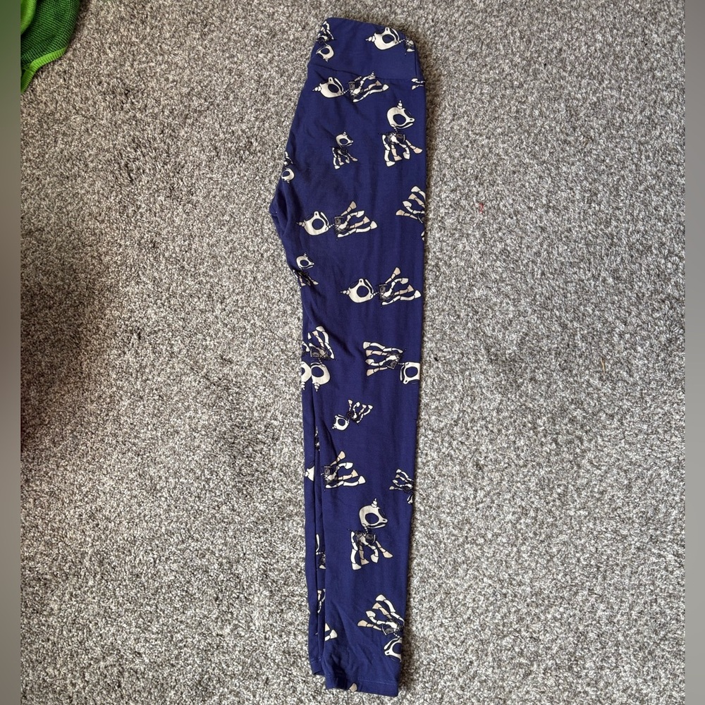 LulaRoe leggings 
one size 
never worn 
Multi Colored